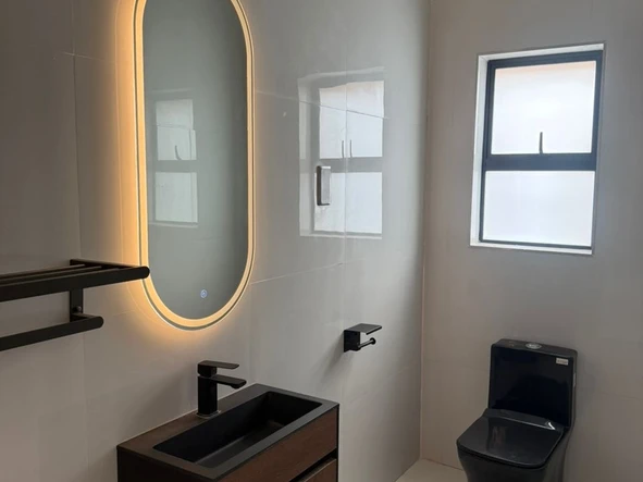 4 Bedroom Flat & Apartment