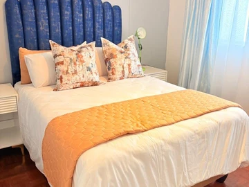 2 Bedroom Flat & Apartment