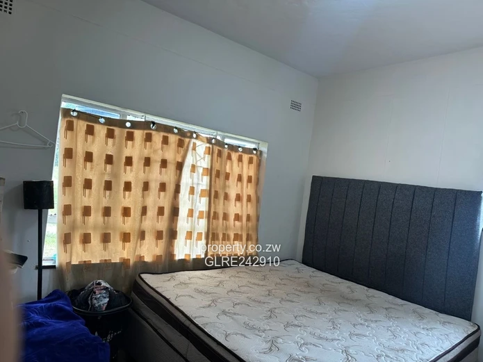 Belvedere 3-Bed Home - Tiled Lounge & Borehole