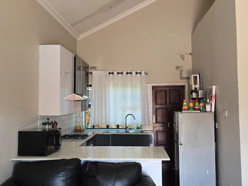 2 Bedroom Flat & Apartment