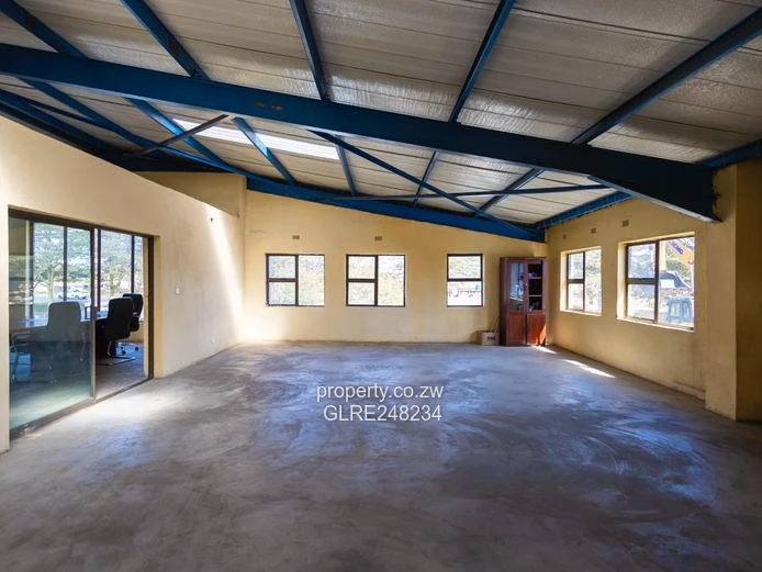 2,000 sqm Warehouse/Factory on 2,600 sqm Land in Madokero, Borehole
