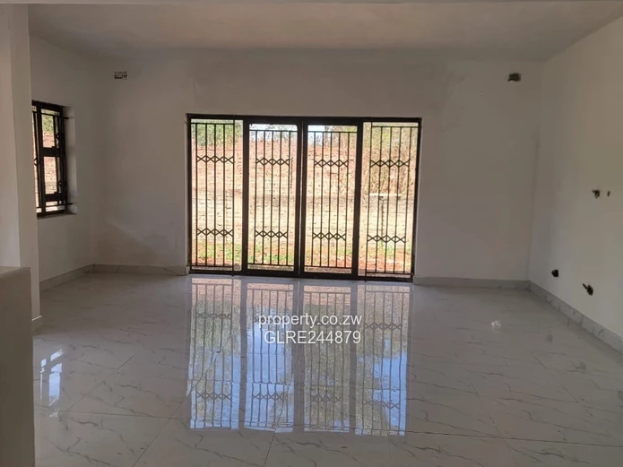 Bright open-plan 4-Bed home with borehole in Philadelphia