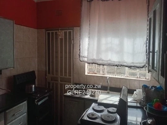 Secure Walled 3-Bed Home in Rydale Ridge - Garage, Verandah