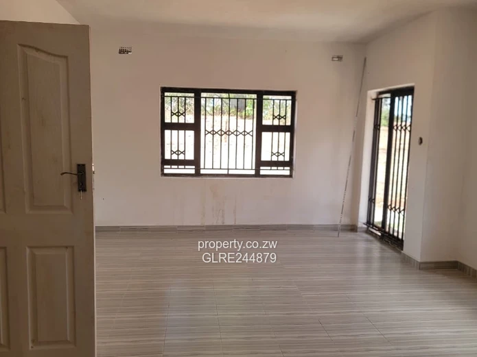 Bright open-plan 4-Bed home with borehole in Philadelphia