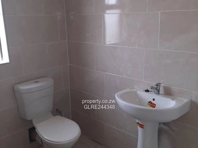 Marlborough 3-Bed Flat with Borehole & Modern Kitchen