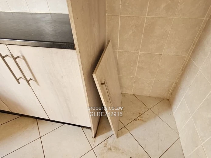 Secure 4-Bed Home in Aspindale Park - Borehole