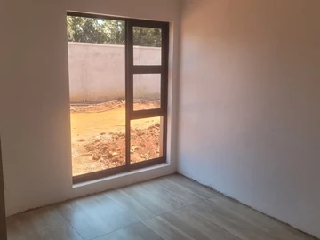 3 Bedroom Flat & Apartment