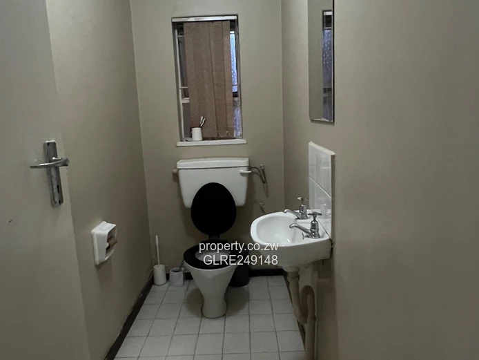 2-Bed Garden Flat in Greencroft, Harare West – Borehole