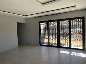 3 Bedroom Flat & Apartment