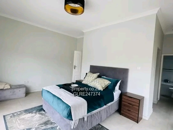 Spacious 3-Bed Apartment in Hatfield with Borehole
