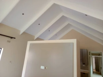 4 Bedroom Flat & Apartment