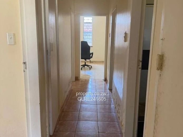 Spacious 5-Bed Home + Office, Borehole — Hillside, Harare South