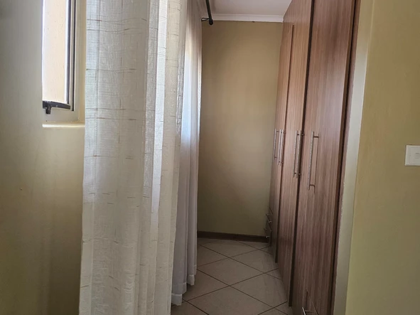 3 Bedroom Flat & Apartment