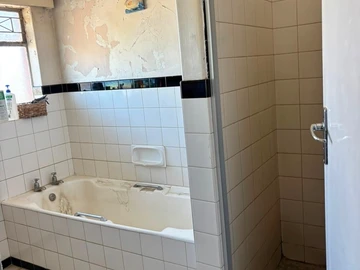 3 Bedroom Flat & Apartment