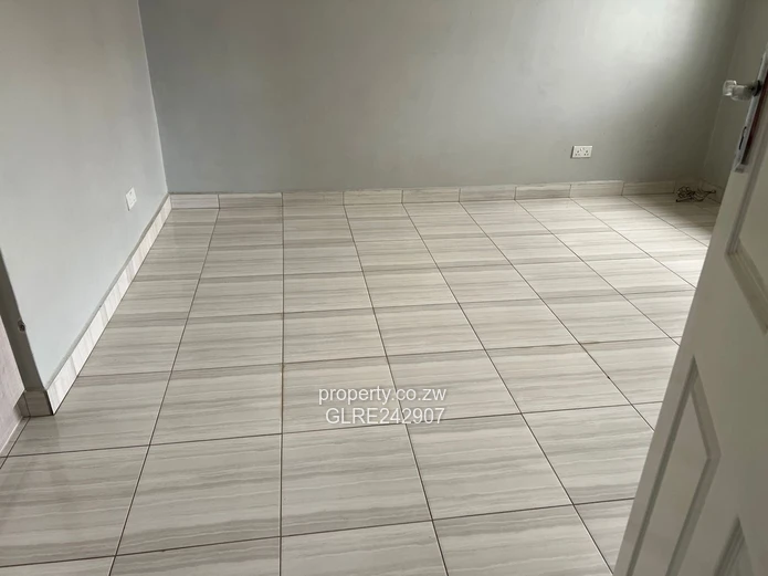 Spacious 4-Bed Home in Waterfalls - Modern Kitchen & Borehole