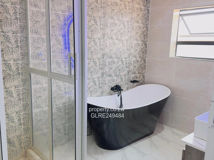 Modern 4-Bed Home in Nyeredzi Ridge - Solar & Borehole