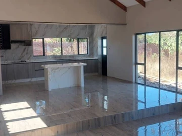 3 Bedroom Flat & Apartment