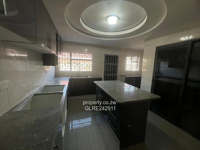 Modern 3-Bed Rockview Home — Open-plan & Paved Drive