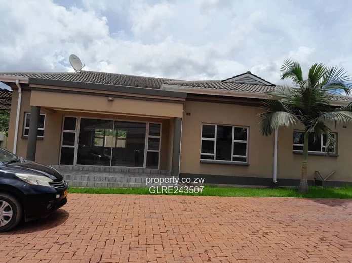 Spacious 3-Bed Family Home in Borrowdale with Borehole