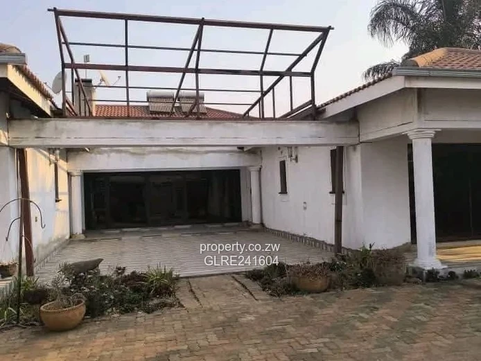 Belvedere 6-Bed Home with Borehole